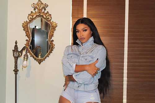 'That Foot Tho': Joseline Hernandez's Stunning Photo Goes Left After Fans Claim Her Feet Look Photoshopped 'That Foot Tho': Joseline Hernandez's Stunning Photo Goes Left After Fans Claim Her Feet Look Photoshopped