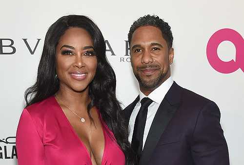 'You With Marc Sis?': Kenya Moore's Pic In New York Goes Left When Fans Question Her Estranged Relationship with Her Husband