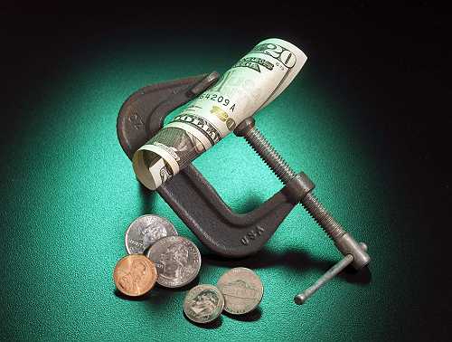 Simple Ways for Students to Save Money on a Tight Budget