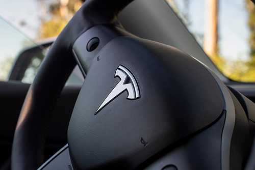 Tesla appears to be building a teleoperations team for its robotaxi service | TechCrunch