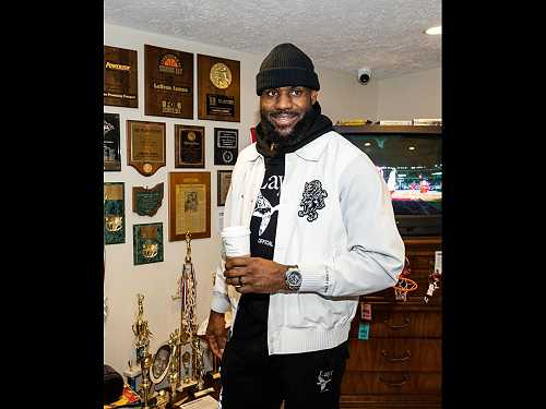 Here is why LeBron James is taking a break from the Lakers after he missed training - Face2Face Africa