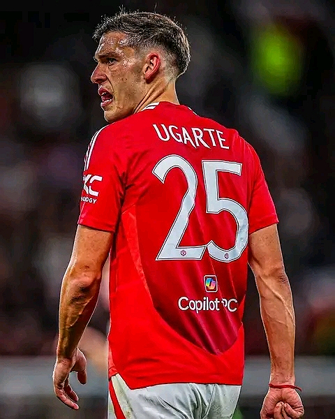 🚨 Manchester United are planning to consider offers for Uruguay midfielder Manuel Ugarte in...