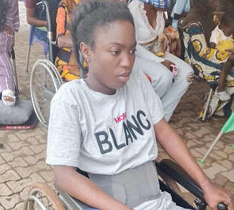 Good morning to our black community all over the world  This lady needs your help she is suffering...